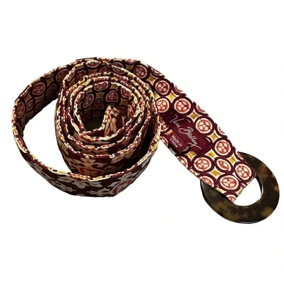 Vera Bradley L maroon bohemian medallion pattern‎ fabric belt w/tortoise buckle - Picture 3 of 4